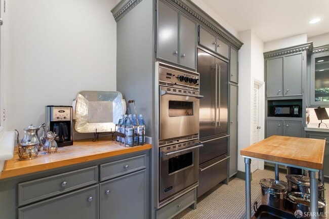 Building Photo - 67 Divisadero St