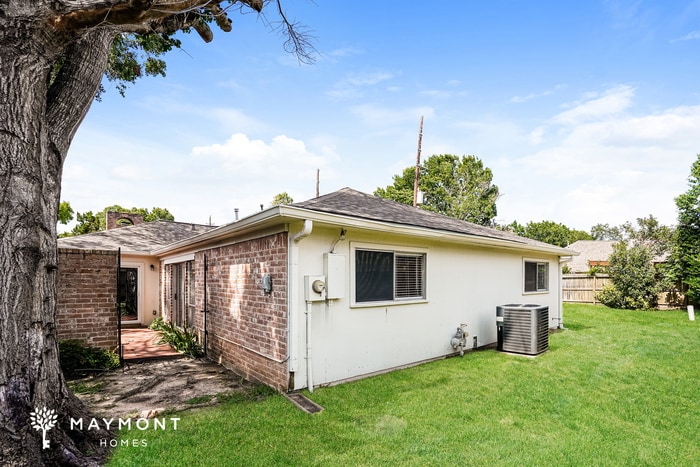 Building Photo - 13823 Swiss Hill Dr