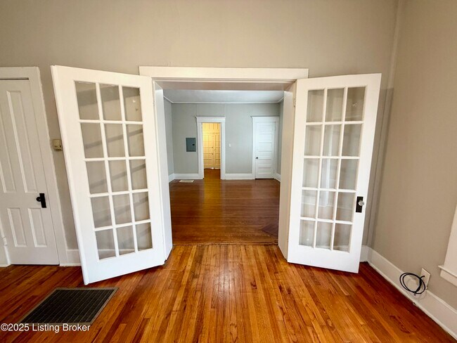 Building Photo - 1503 S 4th St