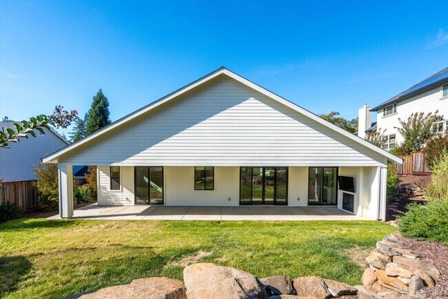 Building Photo - 1980 Bent Tree Pl