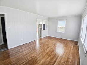 Building Photo - 911 Andes St