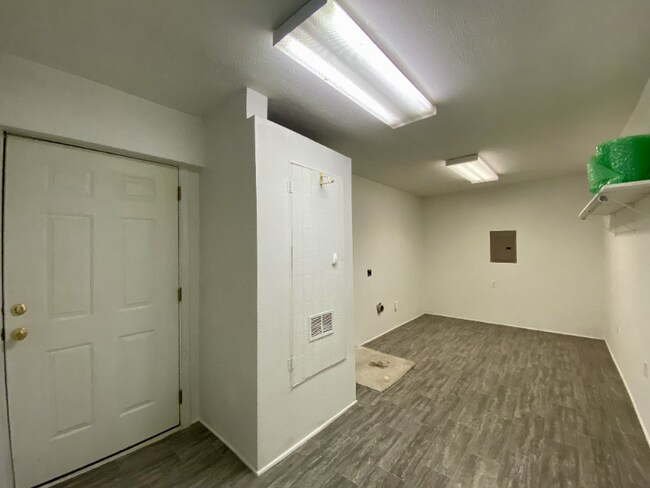 Building Photo - 507 Brasell St