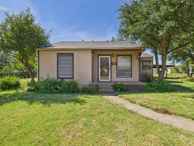 Primary Photo - 3100 Barrett Pl