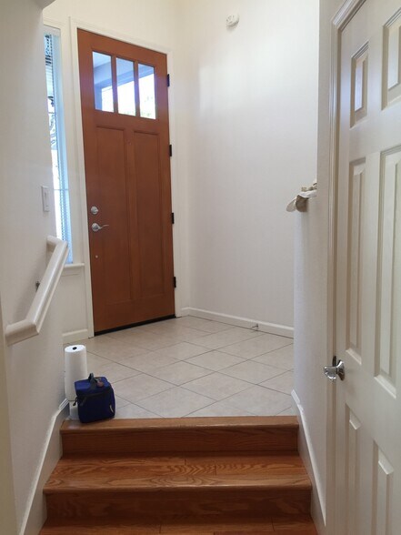 Building Photo - 23 Cherry Hill Ln