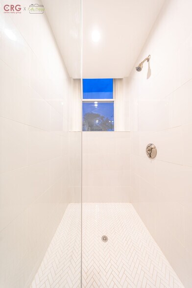 Building Photo - 1726 Beacon St