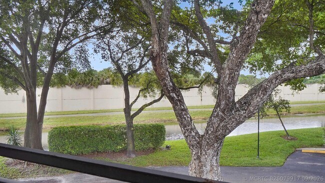 Building Photo - 505 Gardens Dr