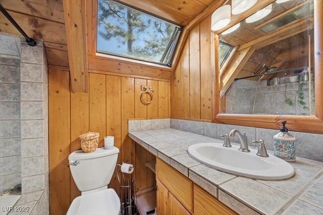 Building Photo - 223 Rainbow Canyon Blvd