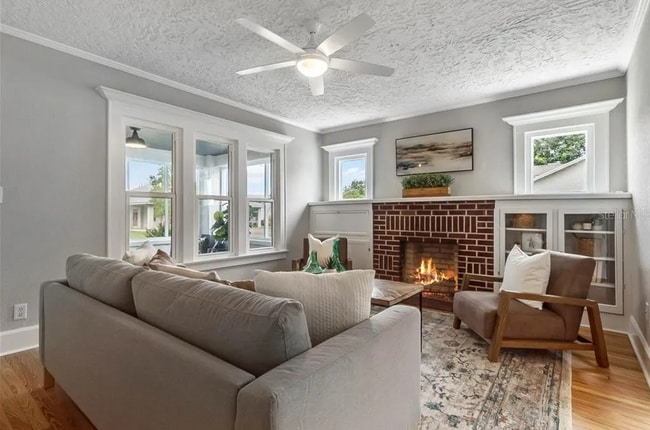 Building Photo - 117 Noxon St