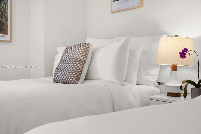 Building Photo - 2301 Collins Ave