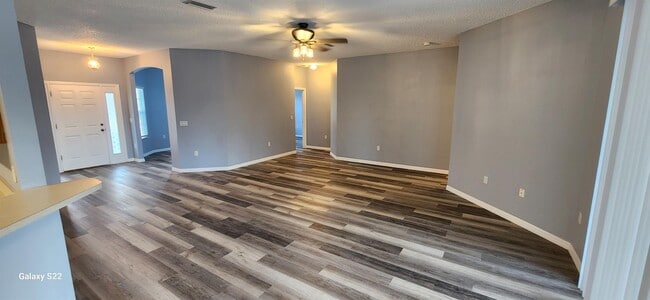 Building Photo - 27 La Mancha Dr