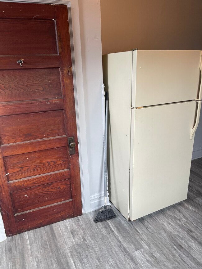 Building Photo - 1340 Herr St