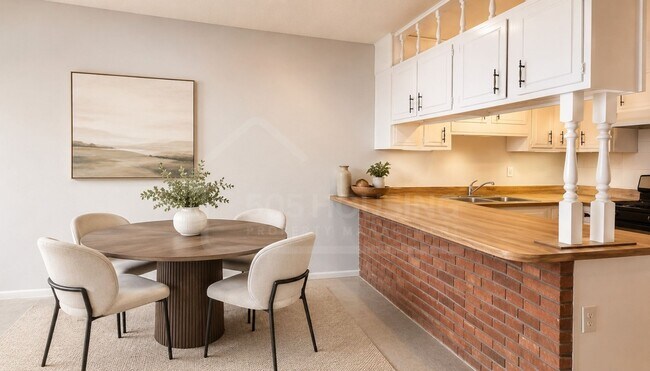 Building Photo - Large Move-In Ready Studio Apartment Near Kirtland AFB