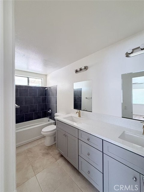 Building Photo - 1360 N Hacienda Dr