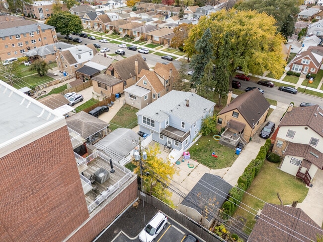 Building Photo - 3635 N Oconto Ave