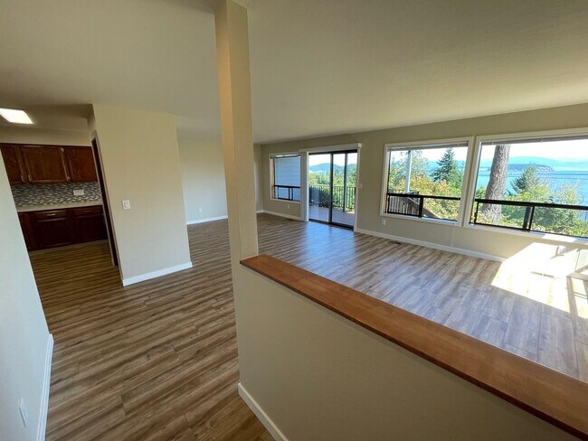 Building Photo - 4210 Blue Heron Ct