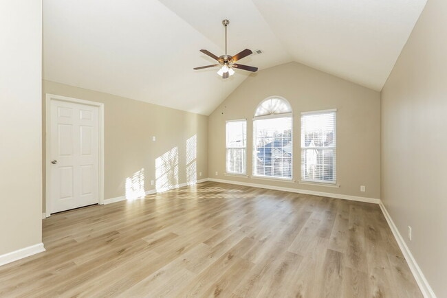 Building Photo - 4816 Aaron Dr