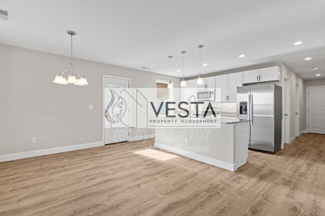 Building Photo - 376 Hague Dr