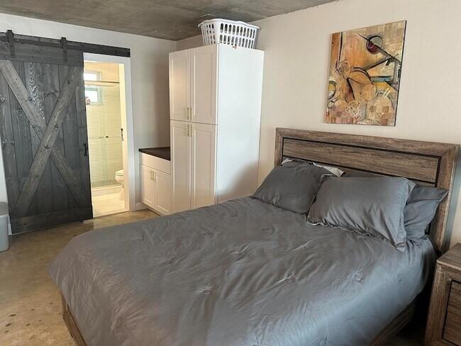 Building Photo - 3570 S Ocean Blvd