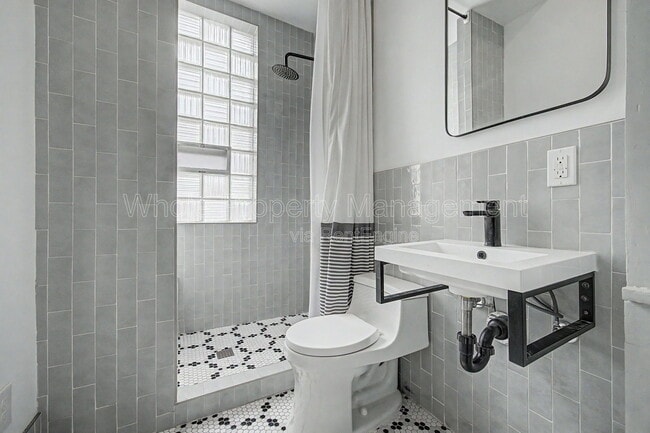 Building Photo - 2214 E 13th Ave