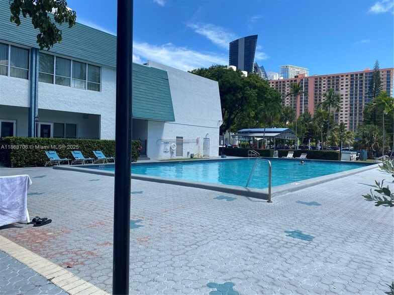 Building Photo - 200 177th Dr