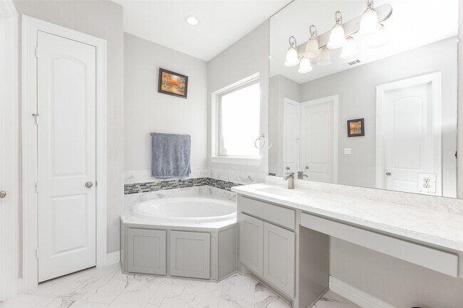 Building Photo - 4918 Avalon Plantation Dr