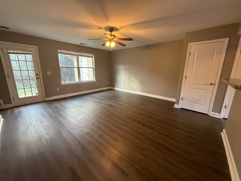 Building Photo - 5410 Perlou Ln