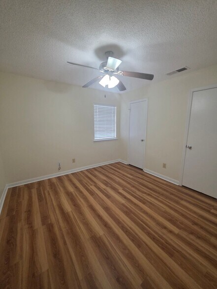 Building Photo - 4780 Pontchartrain Dr