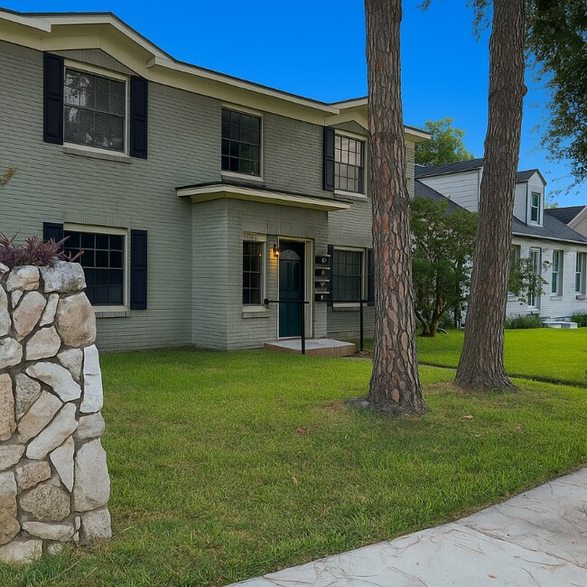 Primary Photo - 6601 Meadowlawn St