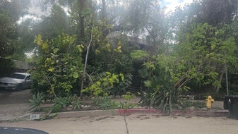 Building Photo - 314 W Ave 43