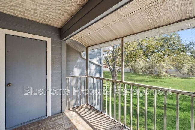 Building Photo - 5461 Lake Margaret Dr