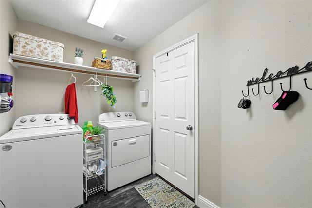 Building Photo - 6121 Paddlefish Dr