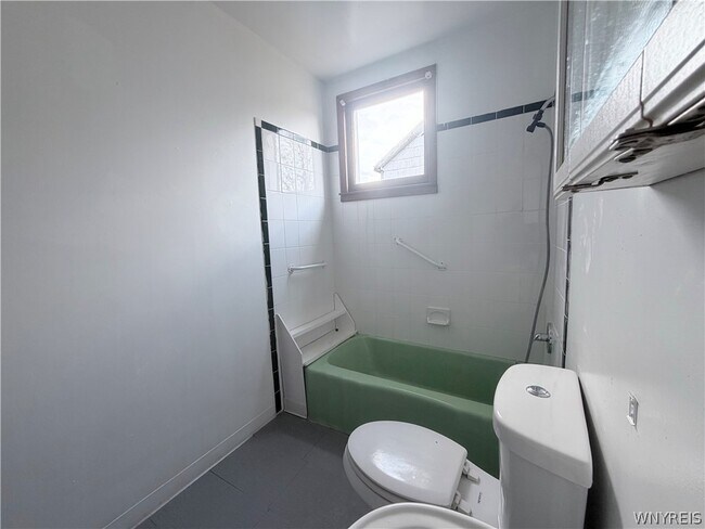 Building Photo - 901 South Park Ave