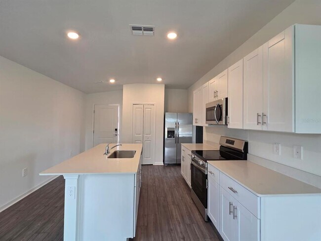 Building Photo - 8066 SW 44th Terrace