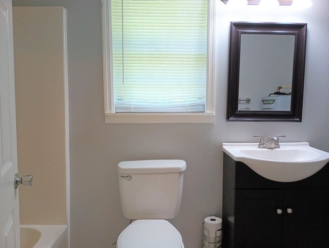 Building Photo - Enjoy a Peaceful "Country" Setting" in Hartselle