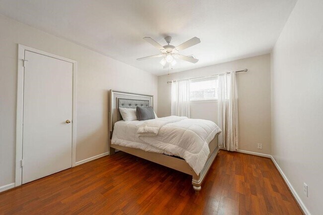 Building Photo - 4723 Merwin St
