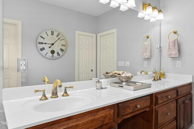 Building Photo - 2432 Baileys Landing Dr