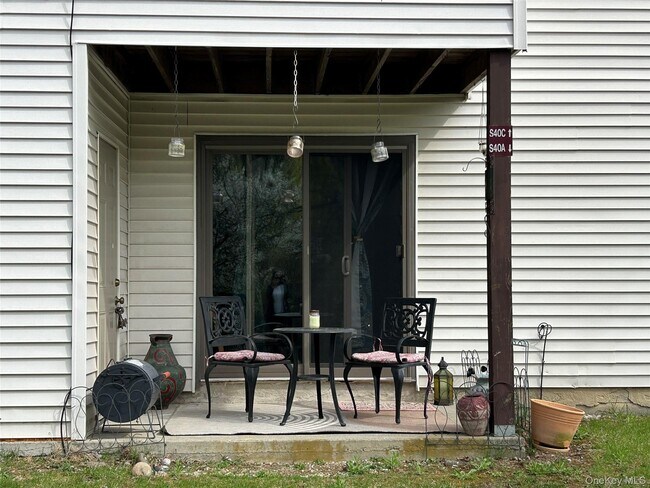 Building Photo - 40 Scarborough Ln