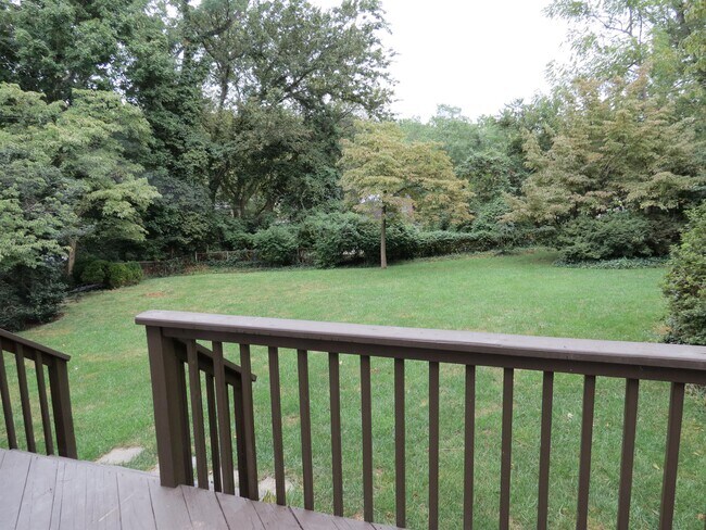 Building Photo - 9405 Locust Hill Rd