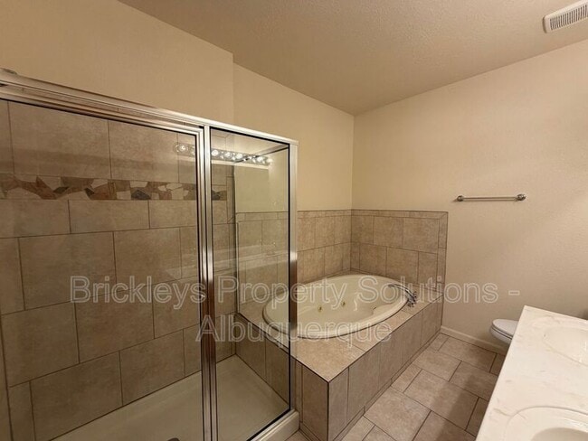Building Photo - 1612 3rd St SW