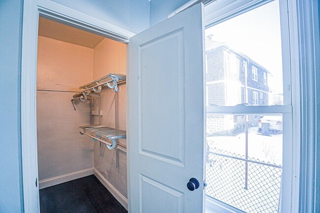 Building Photo - 7 Rosebery Rd