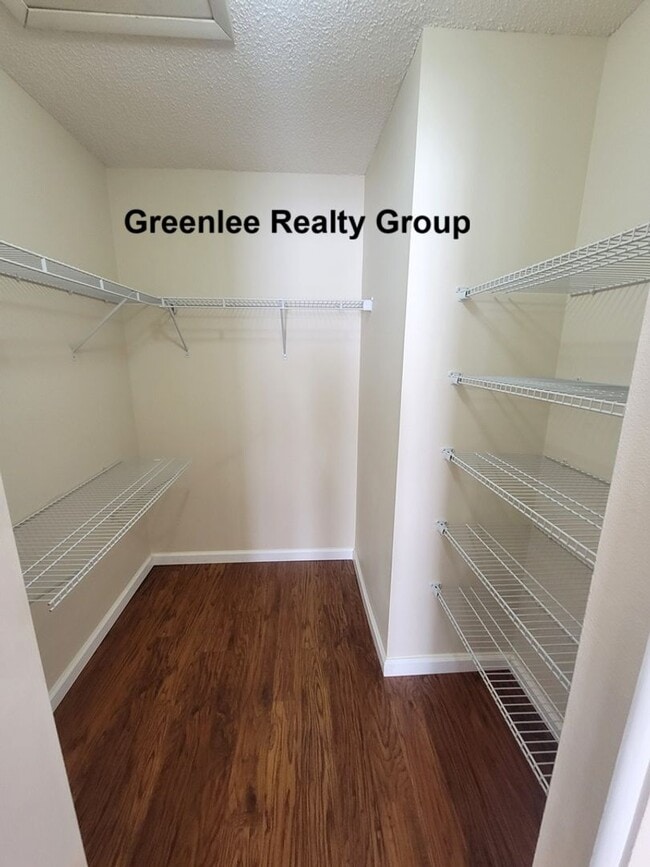 Building Photo - Beautiful 2 Bedroom / 2 Bathroom Waterfront End Unit in Heritage Lake (55+ Community)