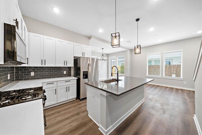 Building Photo - 8474 Berry Grn Ln