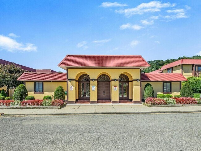 Building Photo - 18 Granada Crescent
