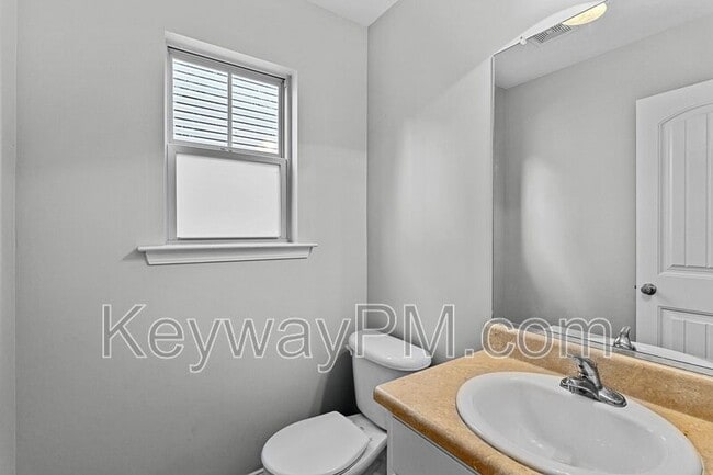 Building Photo - 1132 Sierra Ln