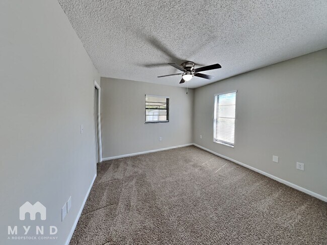 Building Photo - 11136 Mercedes St