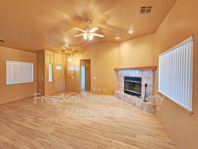 Building Photo - 3280 E Winery Rd