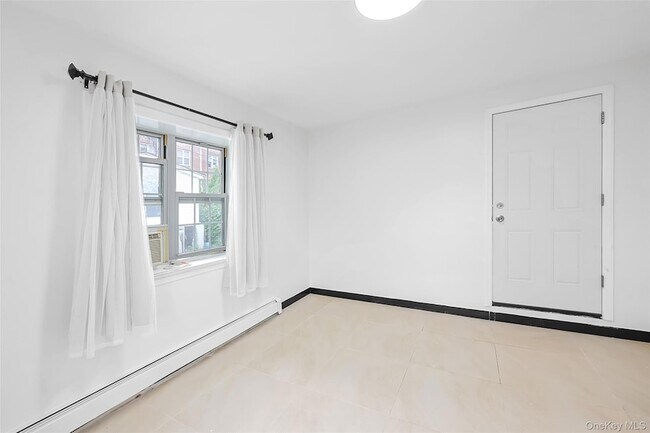 Building Photo - 90-01 70th Dr
