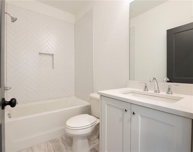 Building Photo - 3272 Stillwood Dr