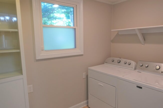 Building Photo - 115 Konnarock Cir