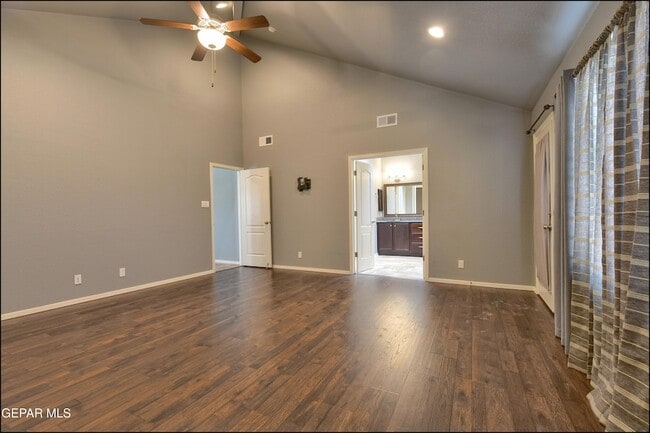 Building Photo - 6560 McFarland Ave